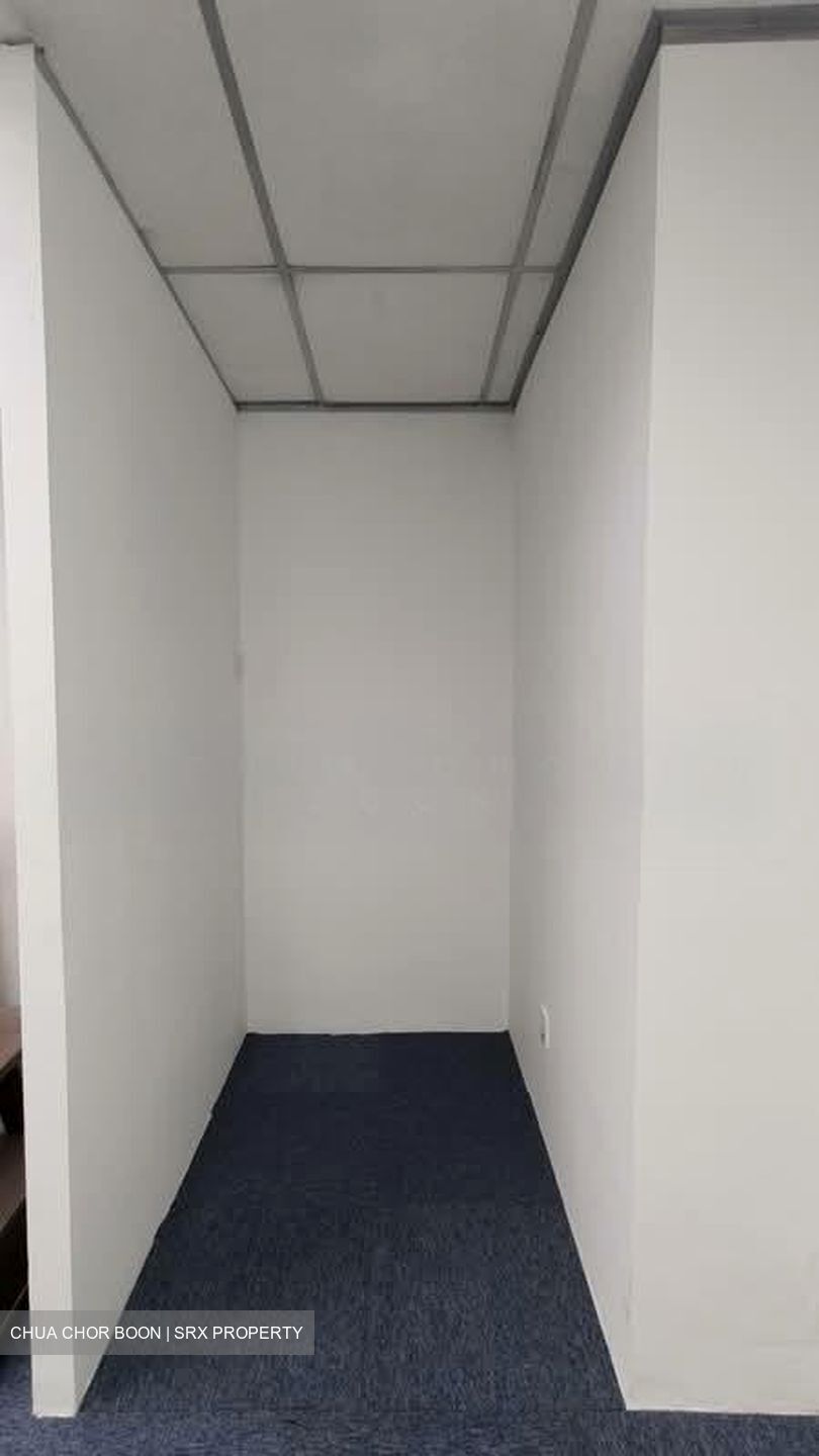 International Plaza (D2), Office #573458351